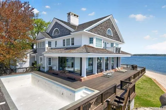 336 Centre Island Road Oyster Bay, NY 11771