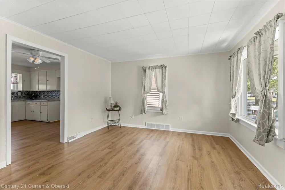 1644 Liberty Avenue Lincoln Park City, MI 48146