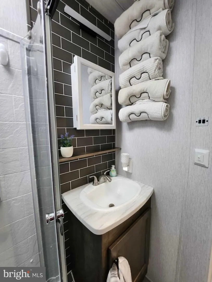 515 CORSON TAVERN RD #I-18 Ocean View, NJ 08230