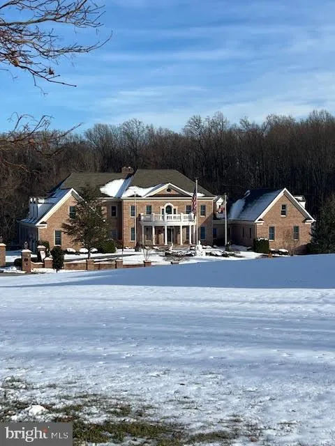 1410 FALLS CREST DRIVE