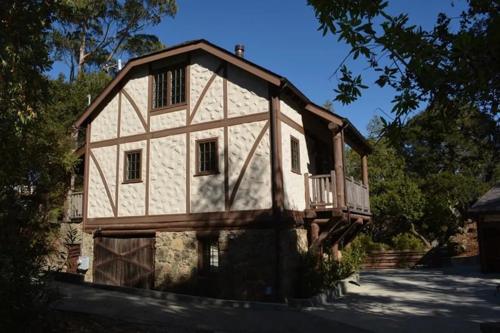 3035 Canyon Road Burlingame, CA 94010