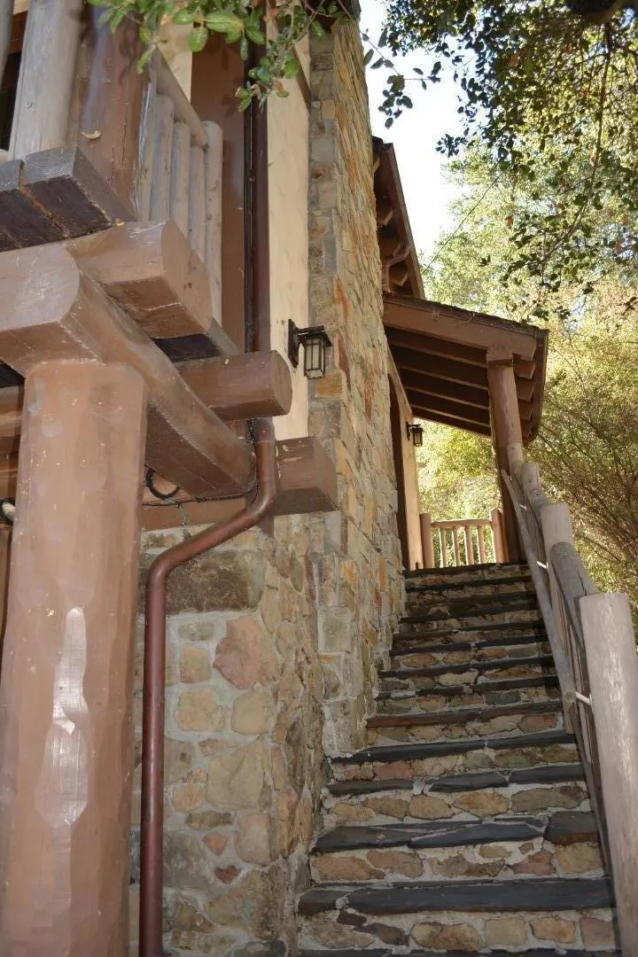 3035 Canyon Road Burlingame, CA 94010