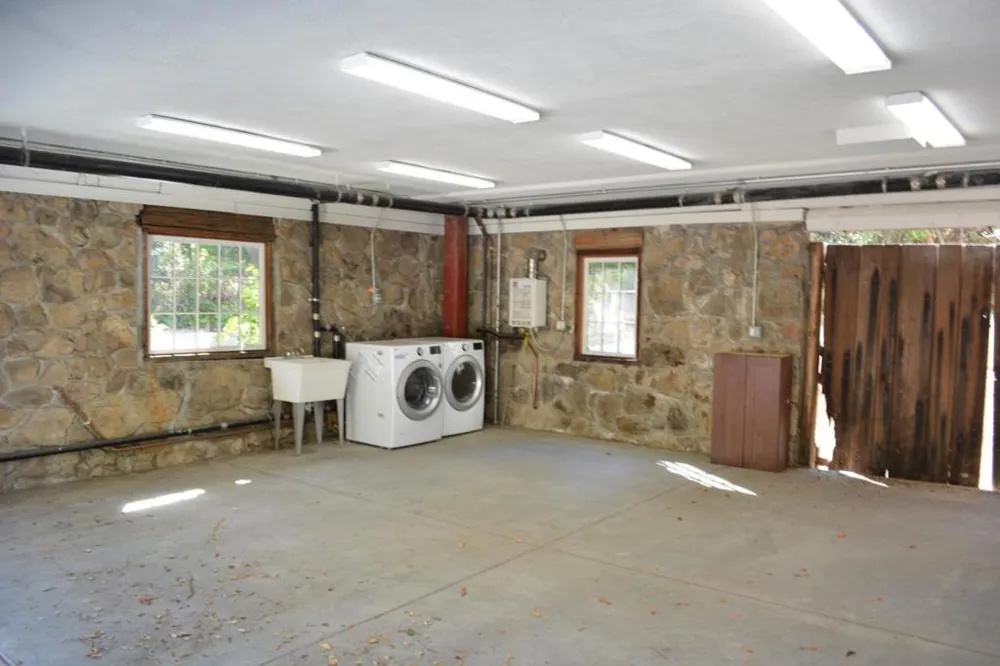 3035 Canyon Road Burlingame, CA 94010