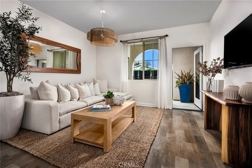 9011 Cerise Lane #129 Cypress, CA 90630