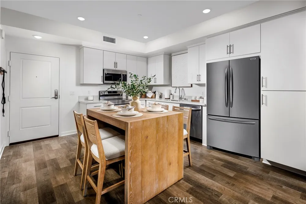 9011 Cerise Lane #129 Cypress, CA 90630