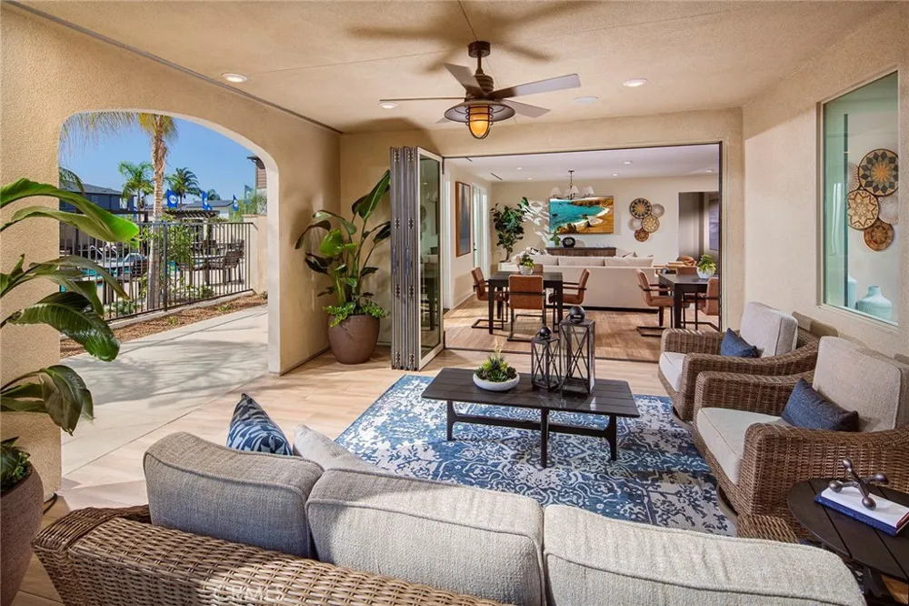 9011 Cerise Lane #129 Cypress, CA 90630