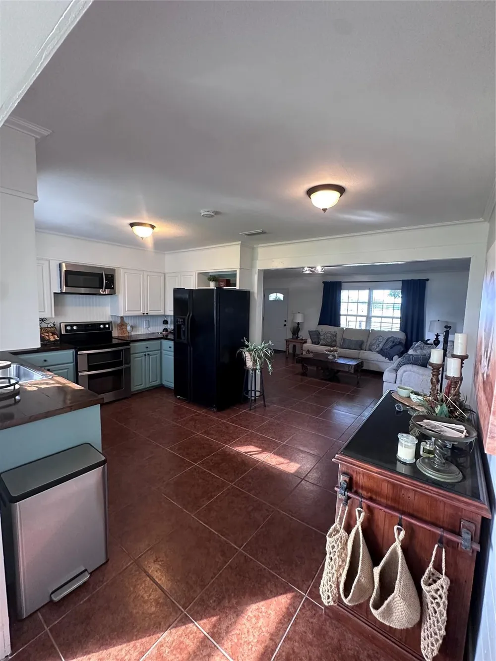 8652 State Highway 111 E Yoakum, TX 77995