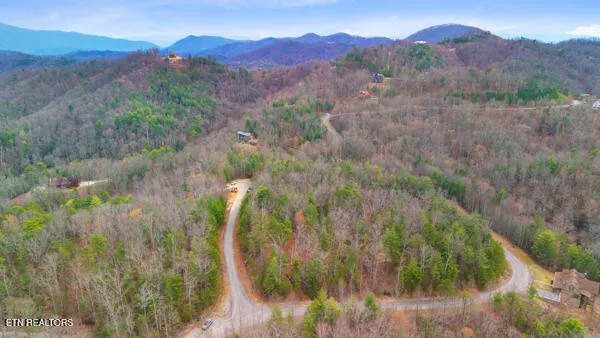 514 Percussion Court Walland, TN 37886