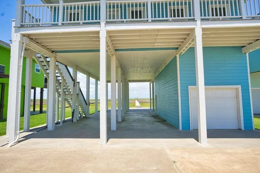 2028 County Road 201 Sargent, TX 77414