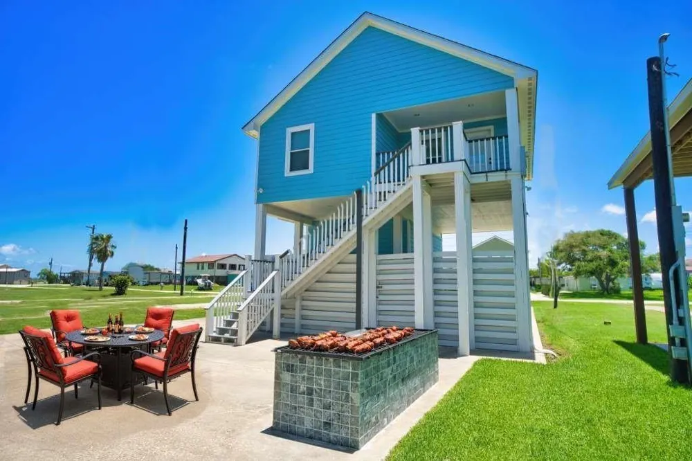 2028 County Road 201 Sargent, TX 77414