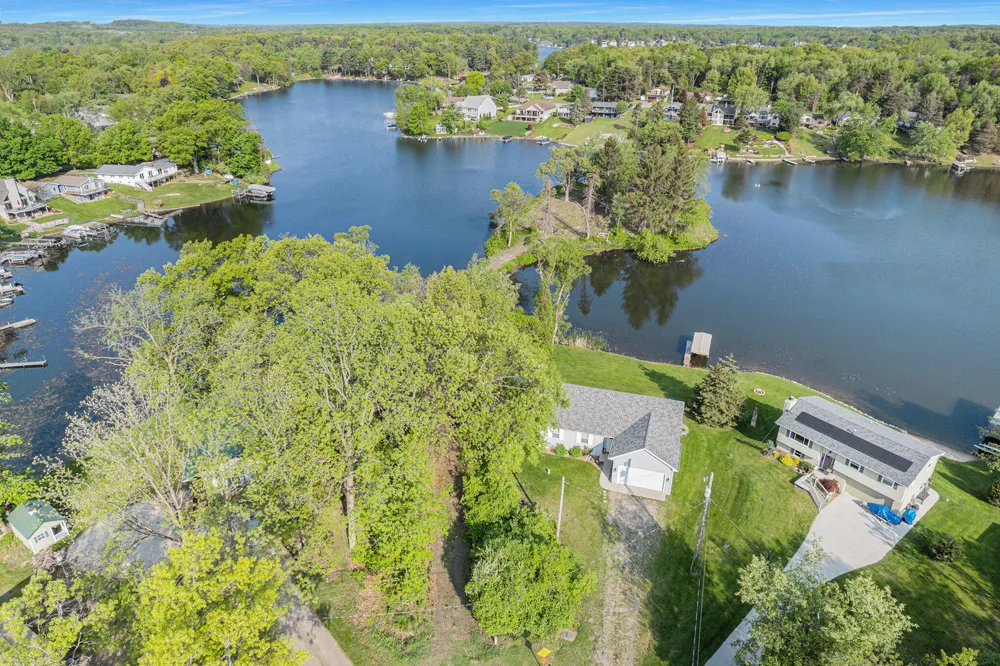 11248 Lemott Circle Jerome, MI 49249