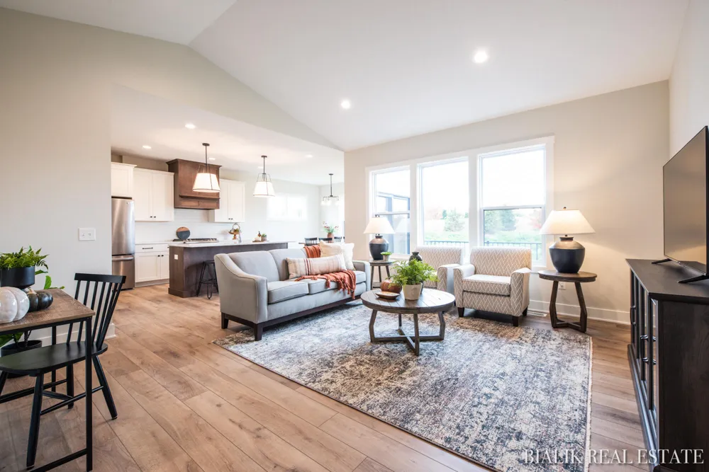 594 Sun Vale Lane Grandville, MI 49418