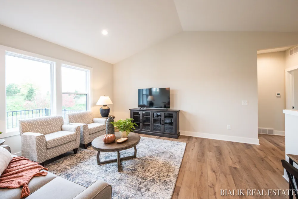 594 Sun Vale Lane Grandville, MI 49418