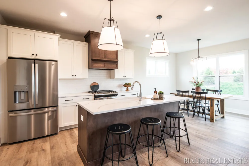 594 Sun Vale Lane Grandville, MI 49418