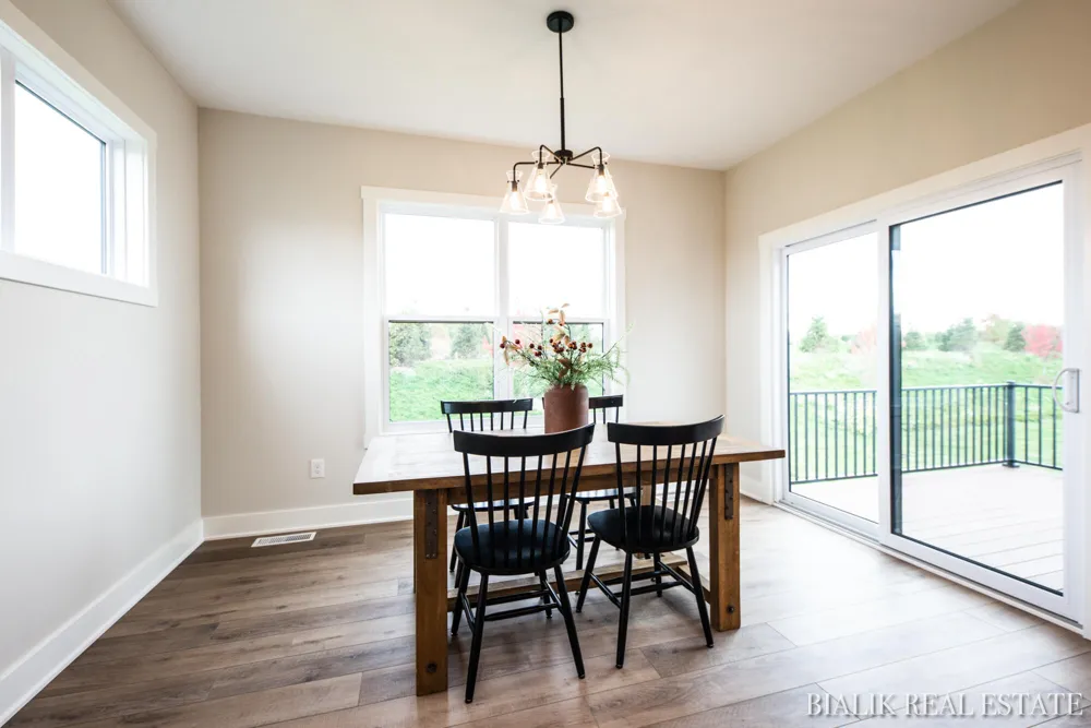 594 Sun Vale Lane Grandville, MI 49418