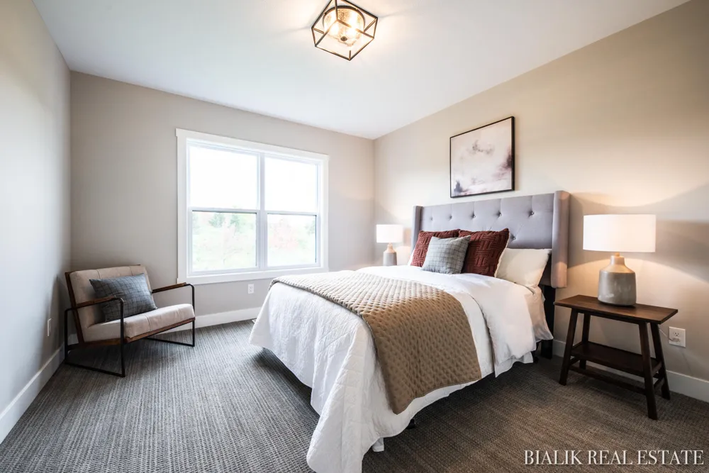 594 Sun Vale Lane Grandville, MI 49418