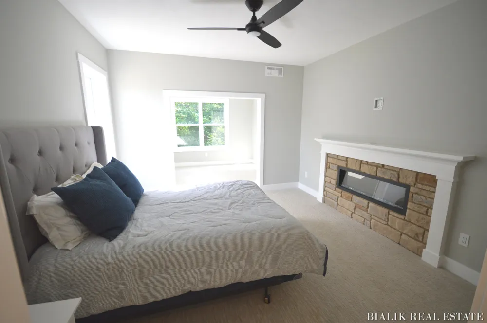 580 Sun Vale Lane #5 Grandville, MI 49418