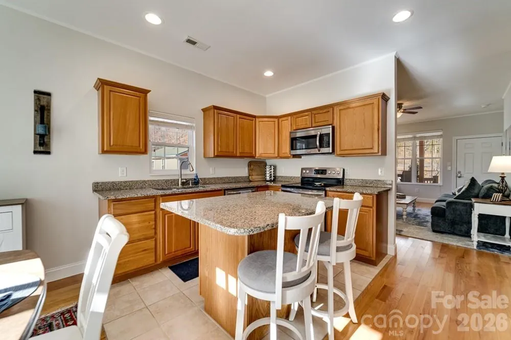 990 Hornet Drive Whittier, NC 28789