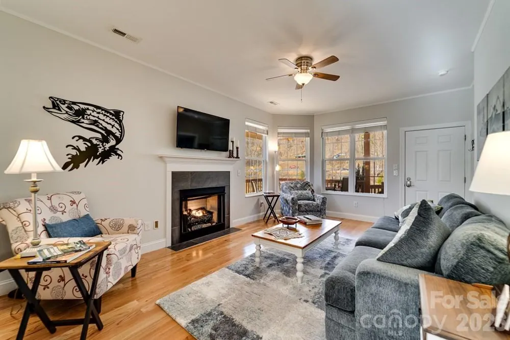 990 Hornet Drive Whittier, NC 28789