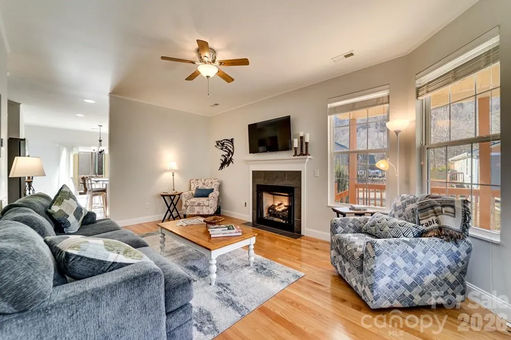 990 Hornet Drive Whittier, NC 28789