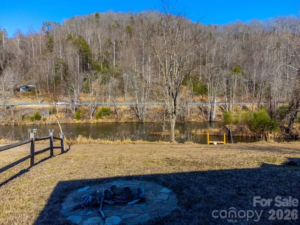 990 Hornet Drive Whittier, NC 28789