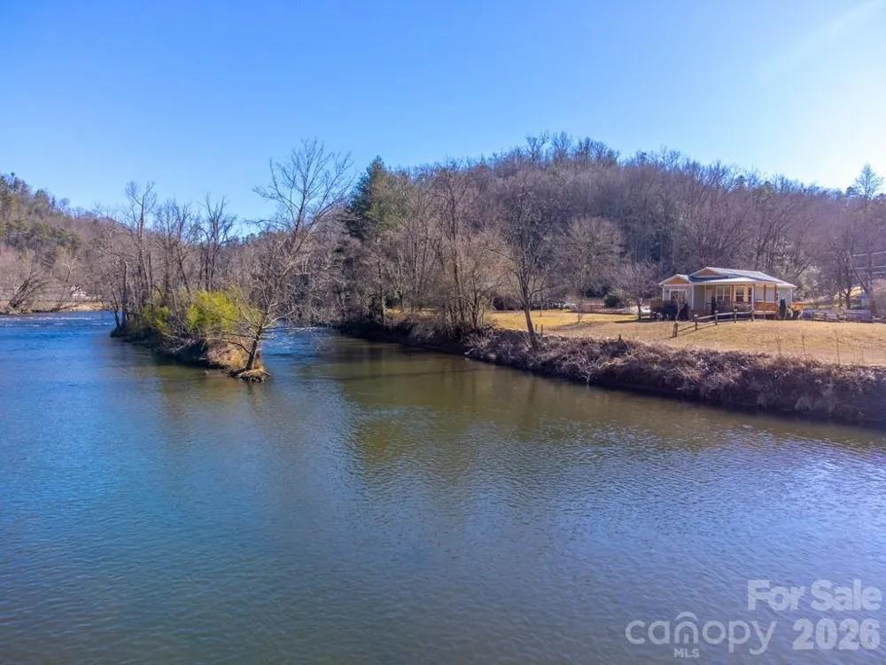 990 Hornet Drive Whittier, NC 28789