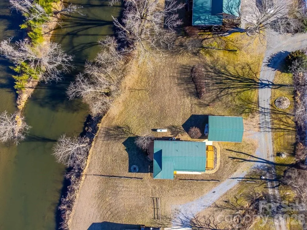 990 Hornet Drive Whittier, NC 28789