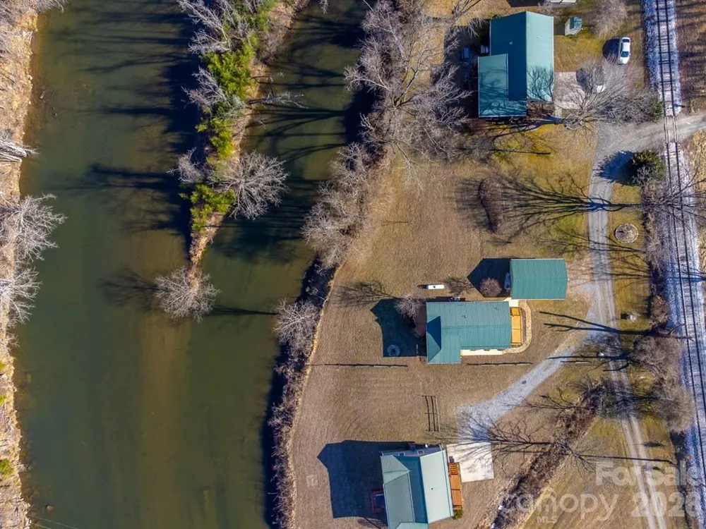 990 Hornet Drive Whittier, NC 28789
