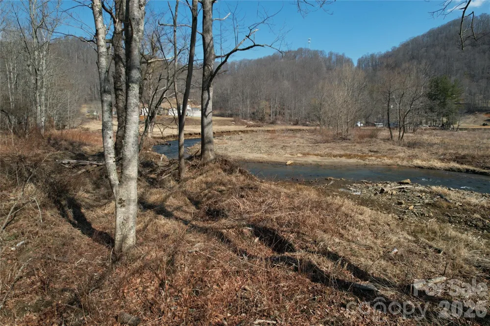 00 S US 19 Highway E Newland, NC 28657
