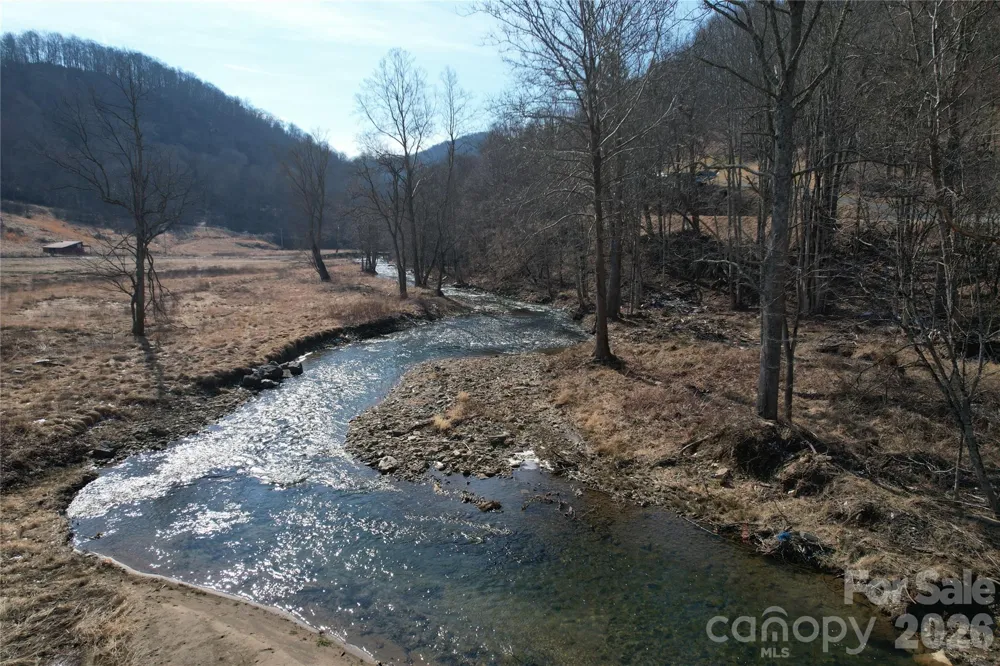 00 S US 19 Highway E Newland, NC 28657