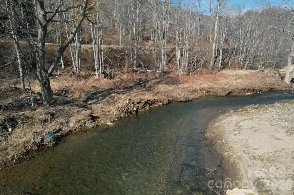 00 S US 19 Highway E Newland, NC 28657