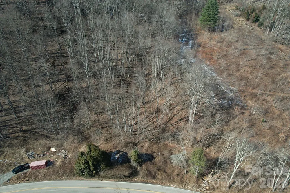 00 S US 19 Highway E Newland, NC 28657