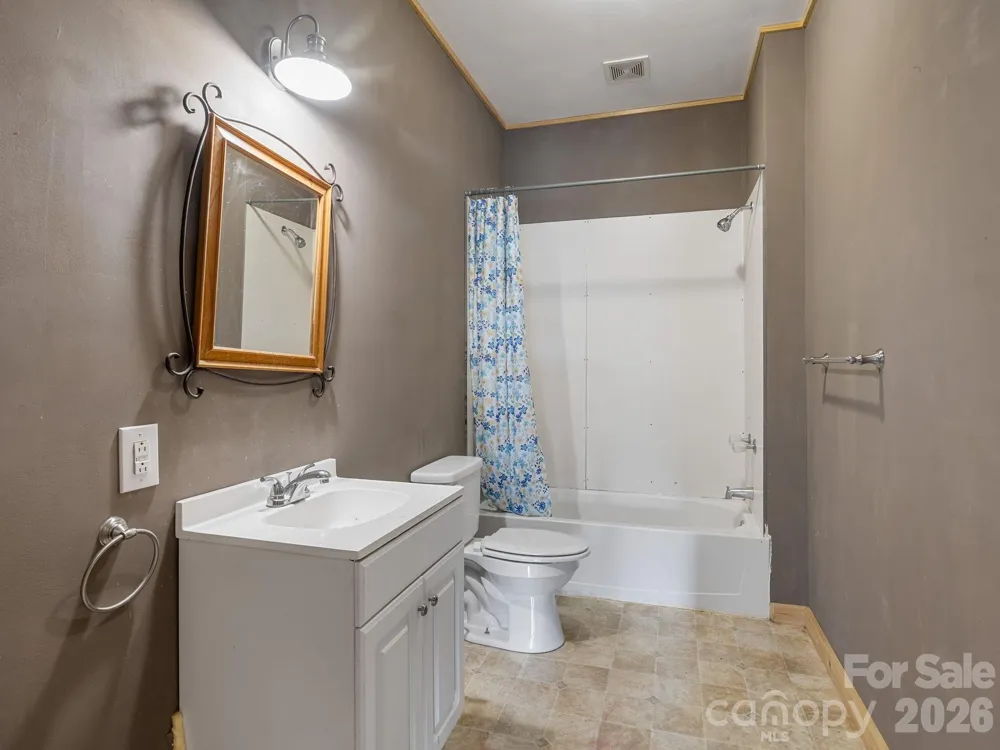 1487 Hayes Road Columbus, NC 28722