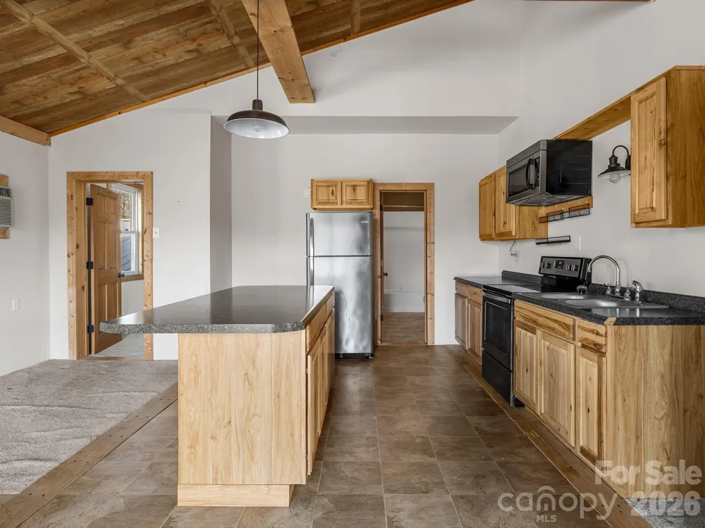 1487 Hayes Road Columbus, NC 28722