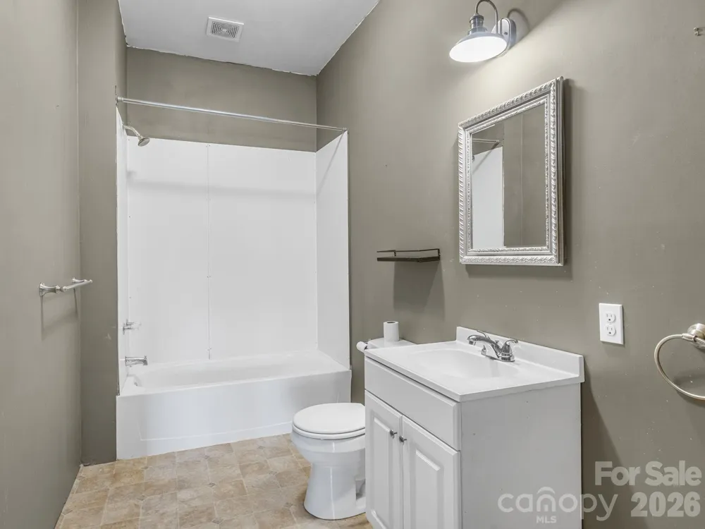 1487 Hayes Road Columbus, NC 28722