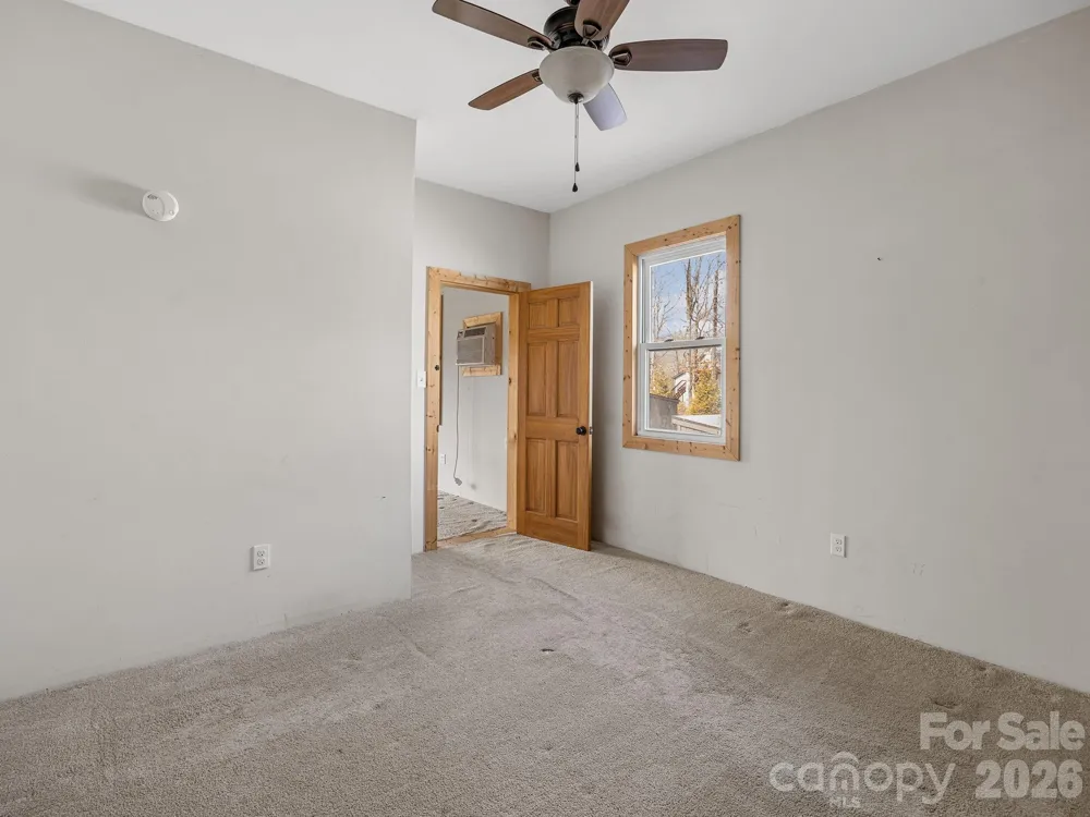 1487 Hayes Road Columbus, NC 28722