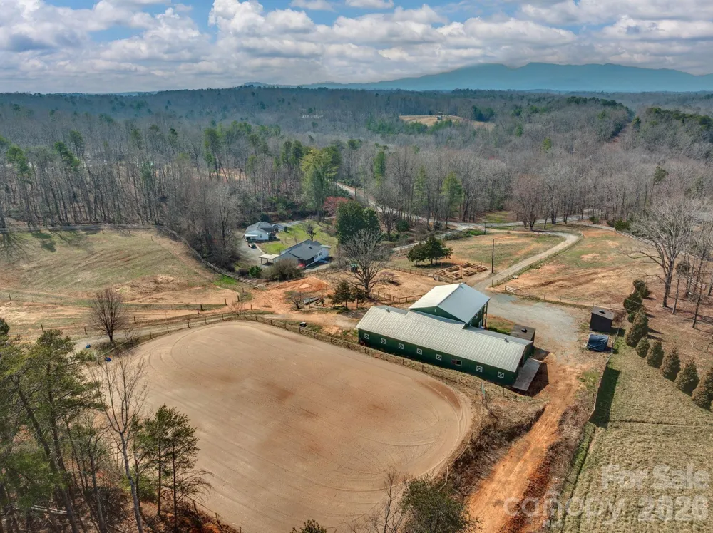 1487 Hayes Road Columbus, NC 28722
