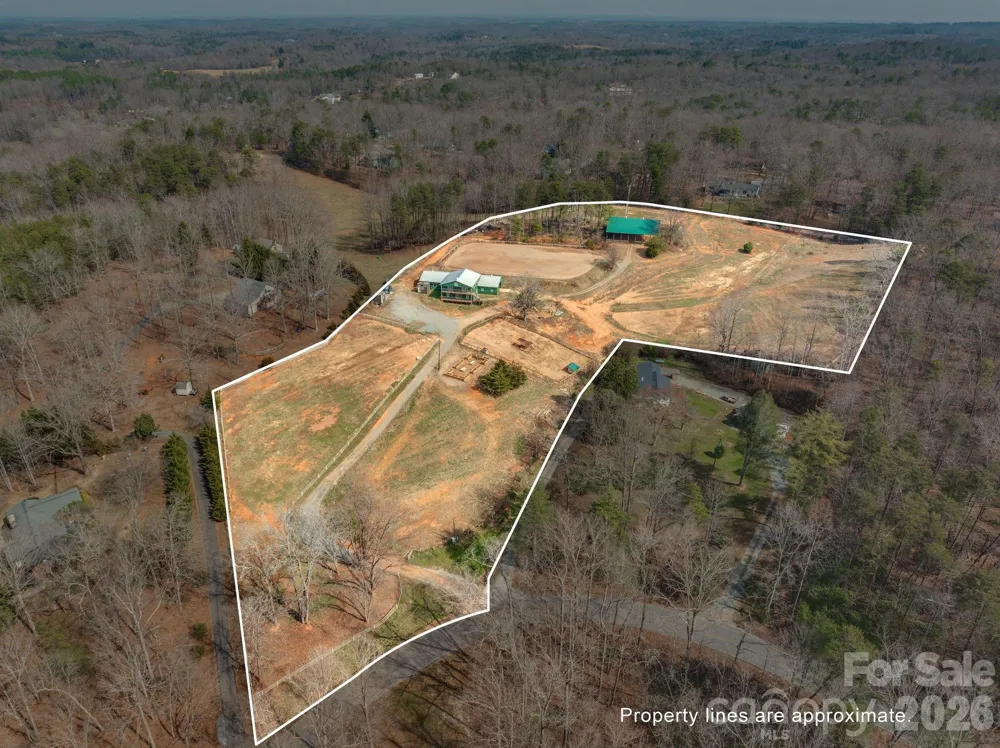 1487 Hayes Road Columbus, NC 28722