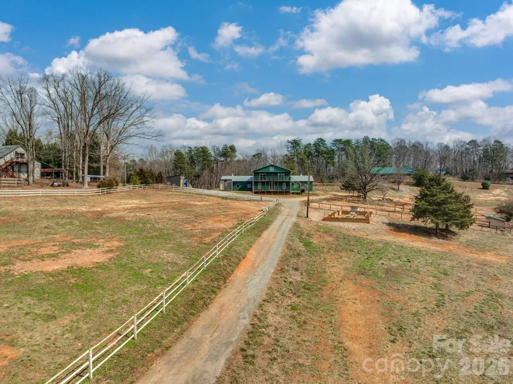 1487 Hayes Road Columbus, NC 28722
