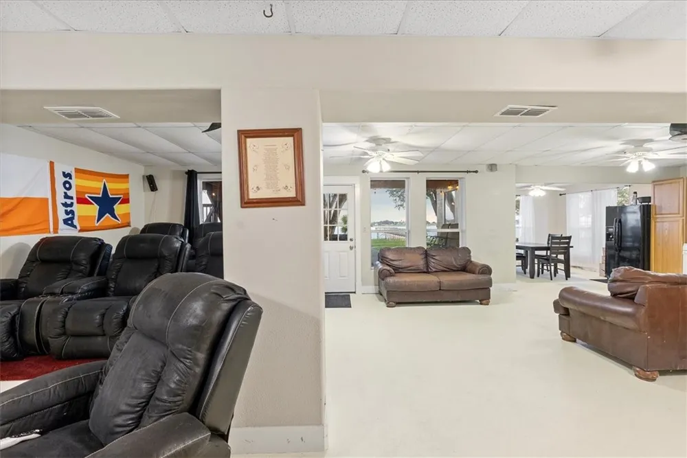 24475 La Ponderosa Mathis, TX 78368
