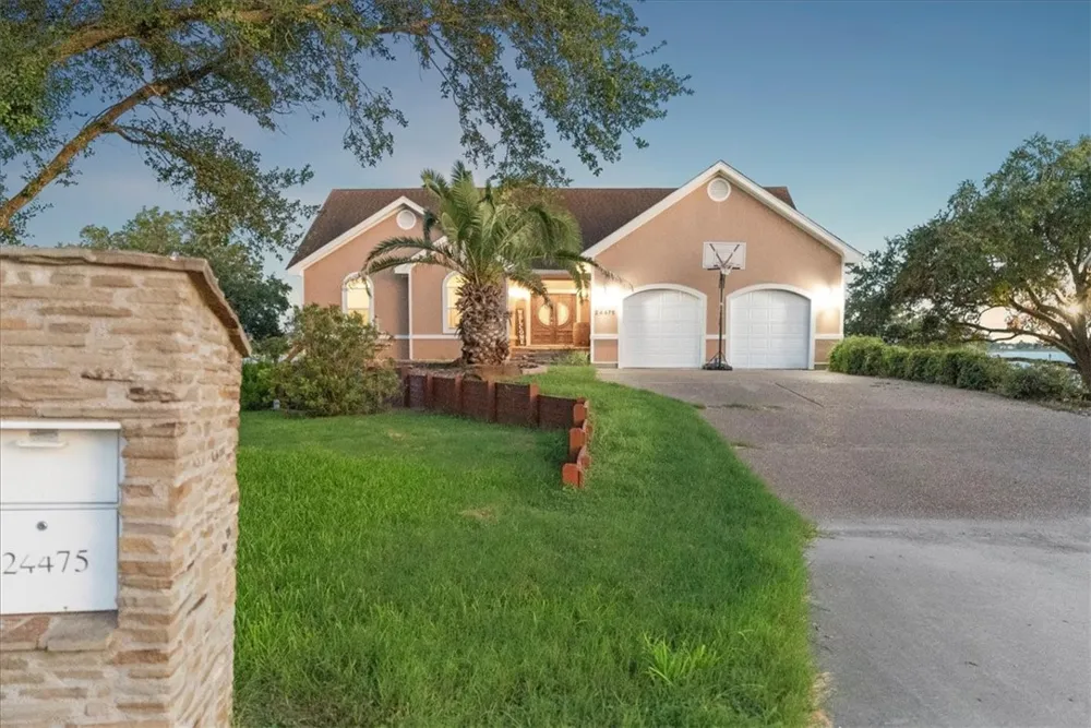 24475 La Ponderosa Mathis, TX 78368