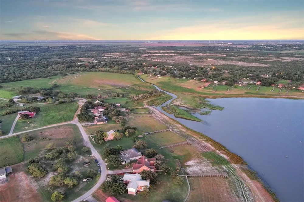 24475 La Ponderosa Mathis, TX 78368