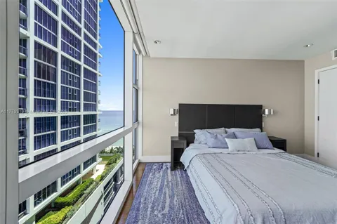 6801 Collins Ave #1214(door1203)
