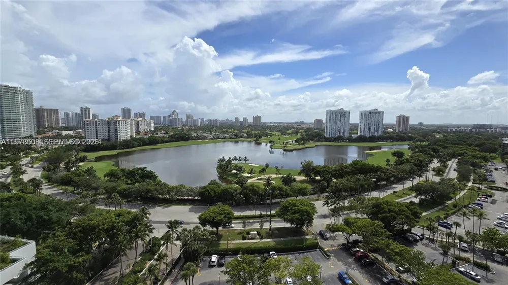 3731 Country Club Dr #1124 Aventura, FL 33180