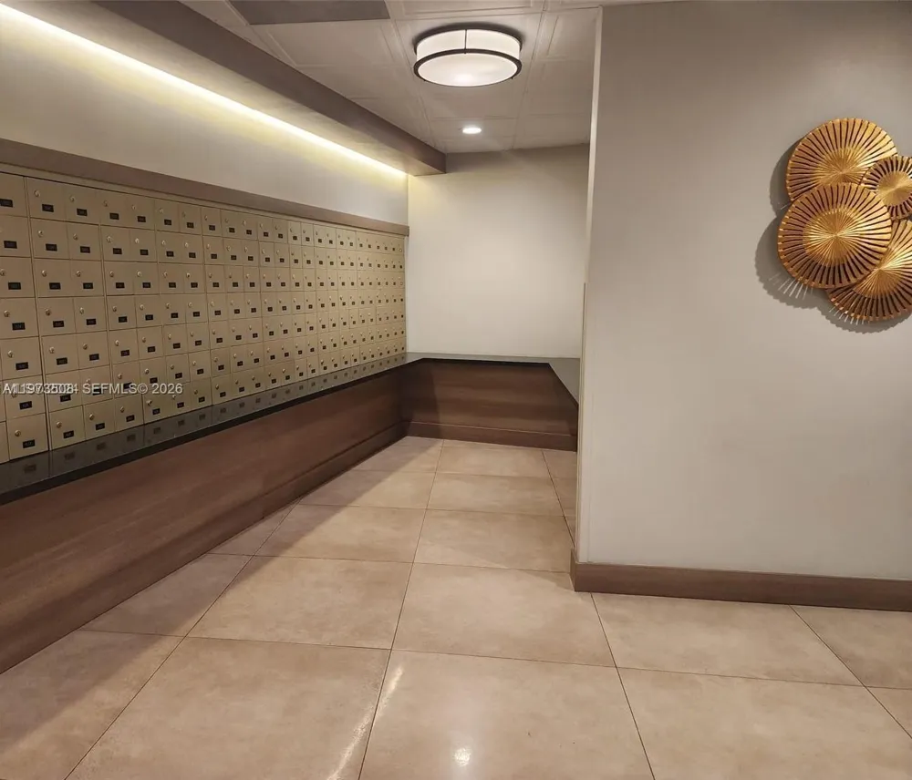 3731 Country Club Dr #1124 Aventura, FL 33180