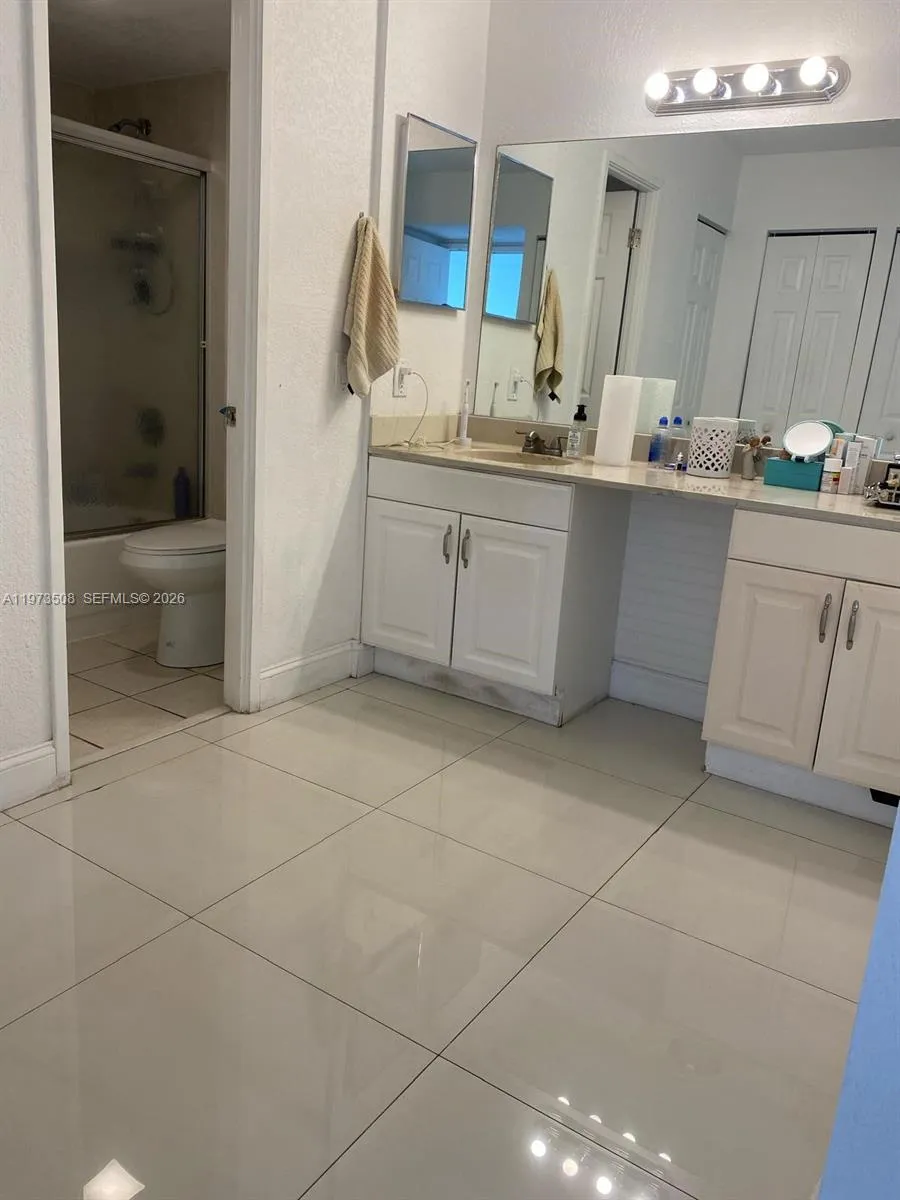 3731 Country Club Dr #1124 Aventura, FL 33180