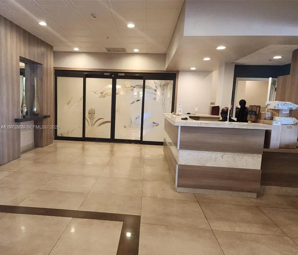 3731 Country Club Dr #1124 Aventura, FL 33180