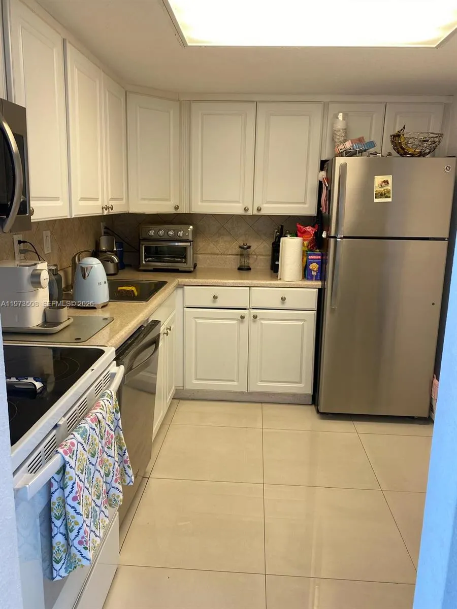 3731 Country Club Dr #1124 Aventura, FL 33180