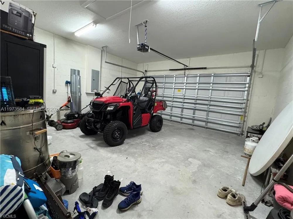 1818 Inwood RD La Belle, FL 33935
