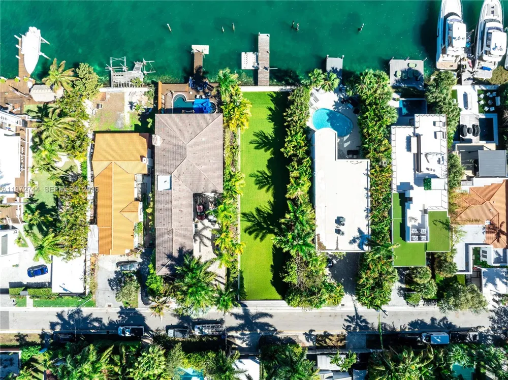 253 Coconut Ln Miami Beach, FL 33139